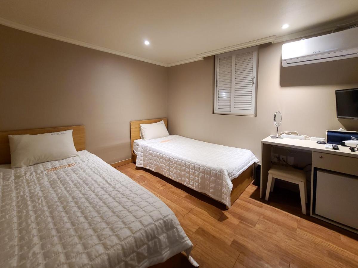Hotel Mini ปูซาน ภายนอก รูปภาพ